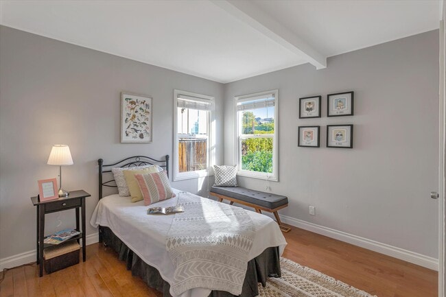 Building Photo - 354 Dana St