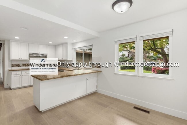 Building Photo - Fabulous Fair Oaks Home Available Now!