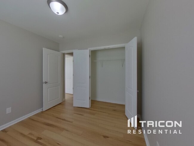 Building Photo - 6821 Parkers Crossing Dr