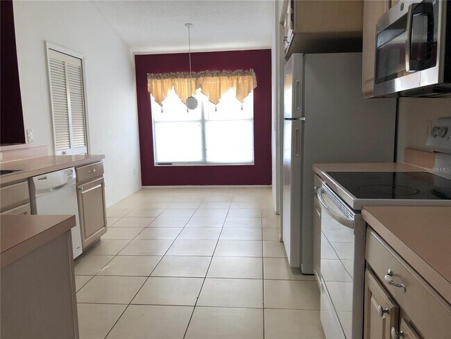 Building Photo - 2673 Chatham Cir