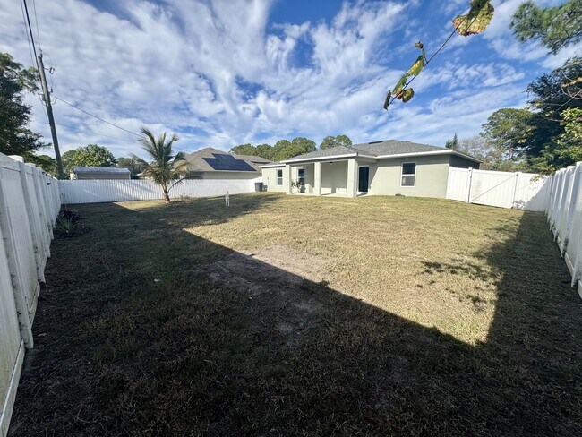 Building Photo - 1872 Tulane Ave SE