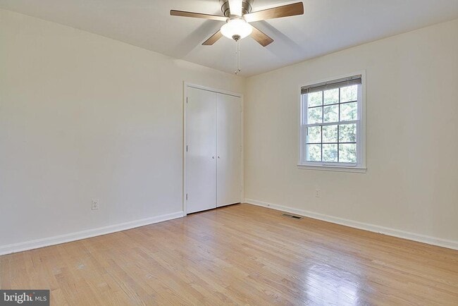 Building Photo - 10121 Donegal Ct