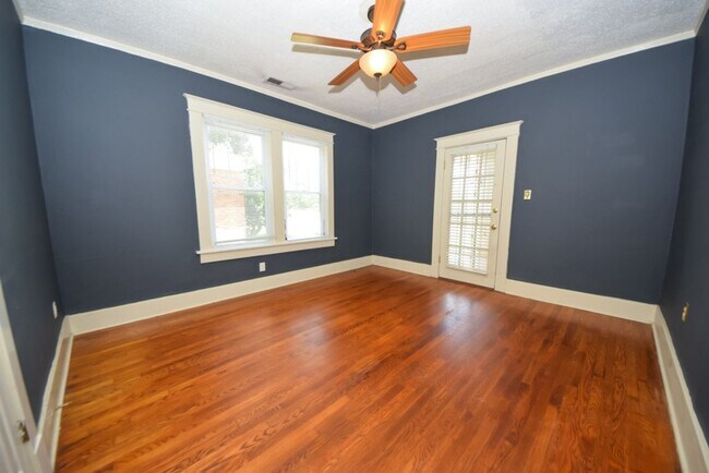 Building Photo - Great 3 bed, 1 bath near University of Mem...