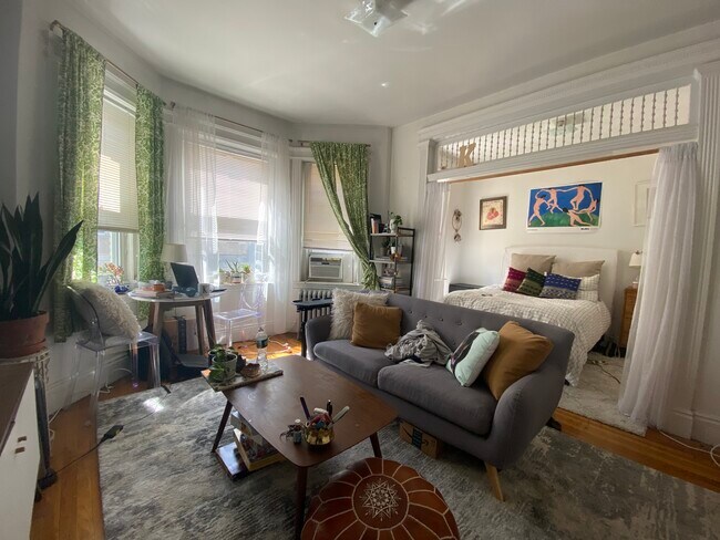 Building Photo - 80 Gordon St