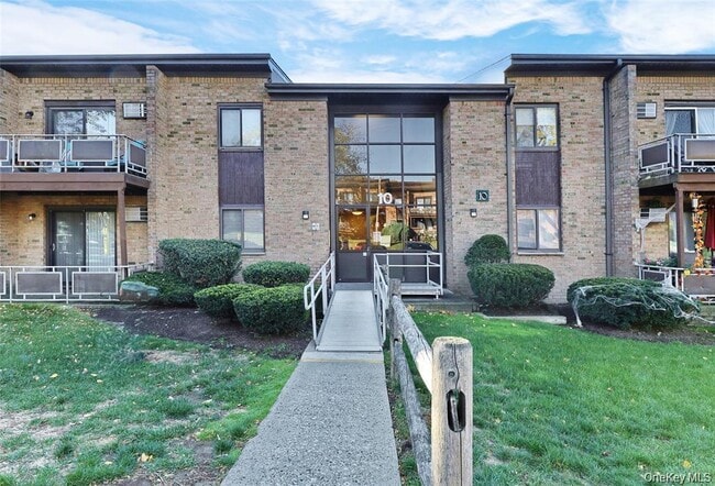Building Photo - 10 Brevoort Dr
