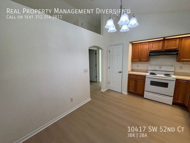 Building Photo - 10417 SW 52nd Ct
