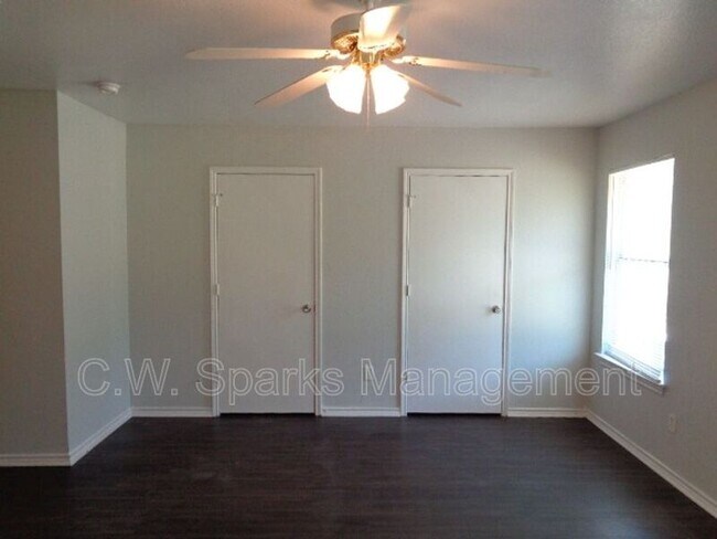 Building Photo - 13651 Biggs St