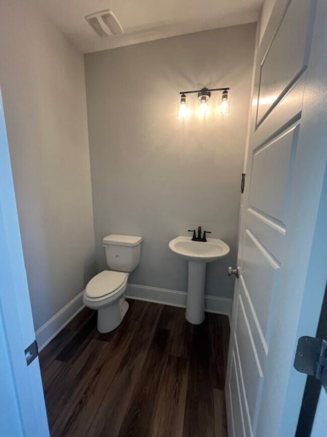 Building Photo - Experience Elegance and Privacy