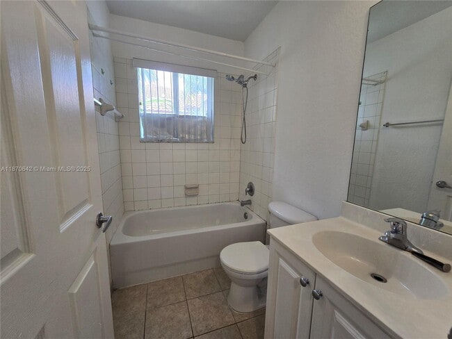 Building Photo - 3632 Oleander Terrace
