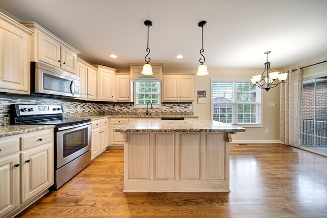 Building Photo - 176 Longspur Dr
