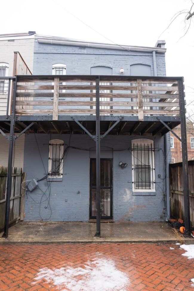 Building Photo - Charming Capitol Hill Home Near Lincoln Pa...