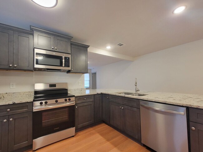 Building Photo - 5256 Eubanks Dr