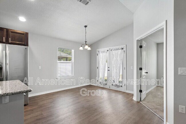 Building Photo - 2432 Frontera St