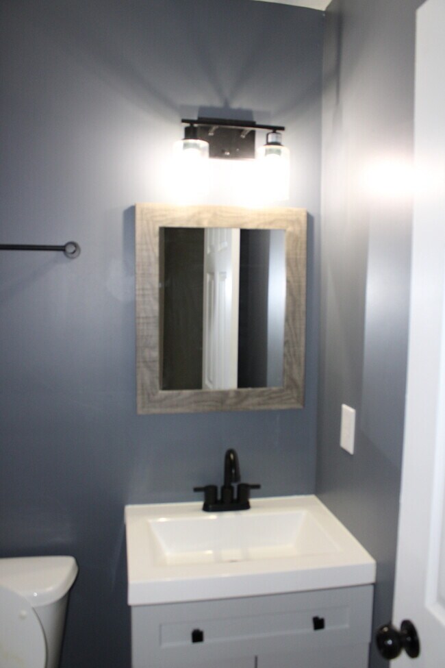 Building Photo - 3bed 1 bath in Independence - Newer Build