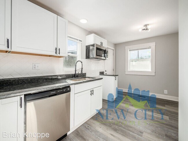 Building Photo - 2 br, 1 bath House - 761 E Starr Ave