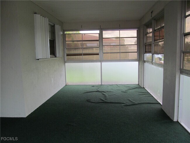 Building Photo - 1411 Caywood Cir S