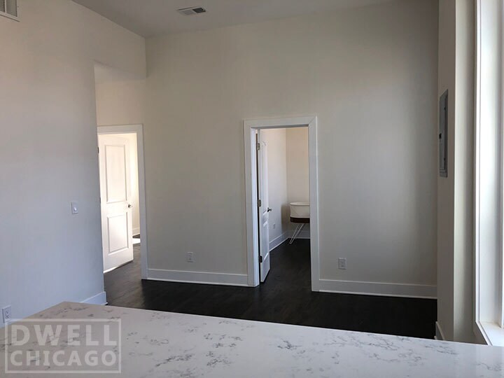 Building Photo - 2362 N Clybourn Ave