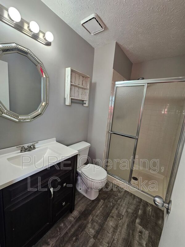 Building Photo - 8303 Vernon Ave