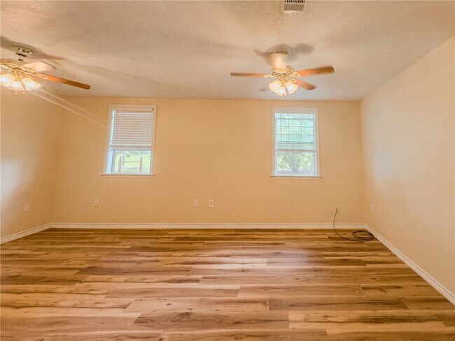 Building Photo - 476 Co Rd 118