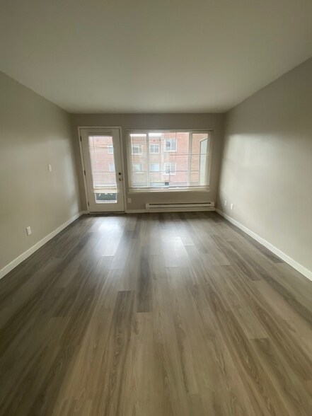 Building Photo - 1215 Queen Anne Ave N