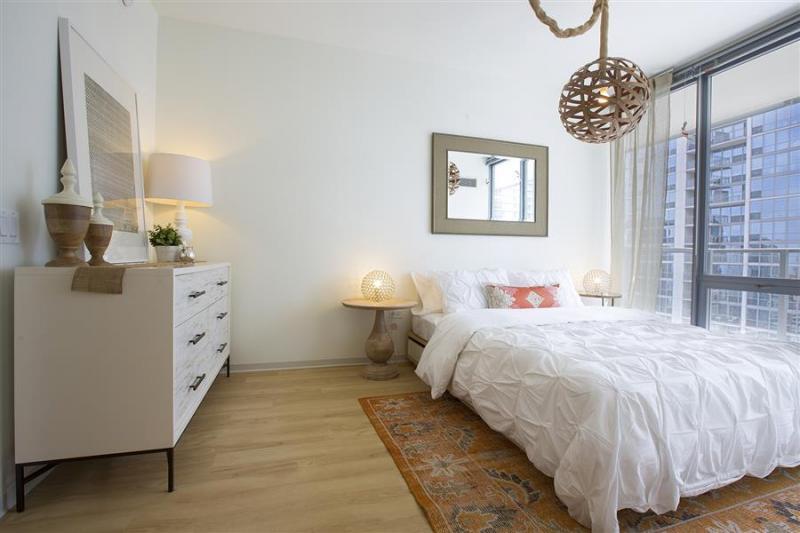 Building Photo - 332 E Wacker Dr