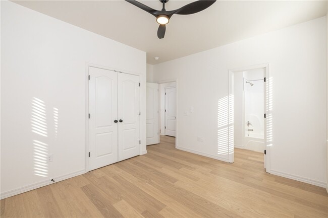 Building Photo - 1137 N Leverett Ave