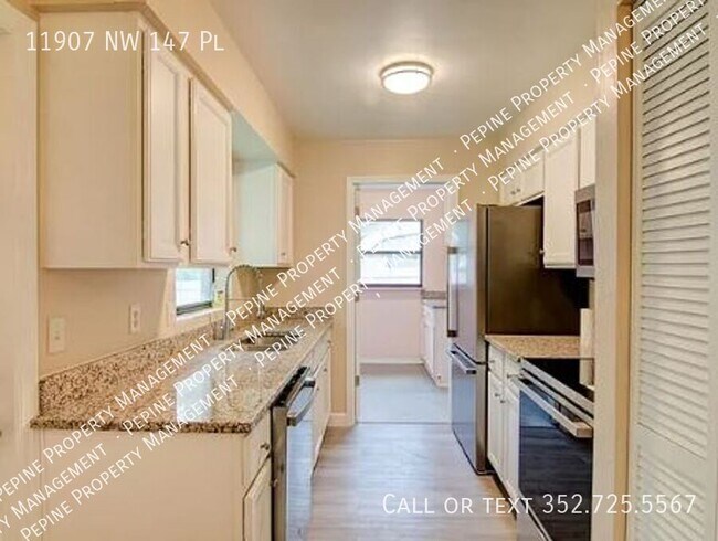 Building Photo - 11907 NW 147 Pl