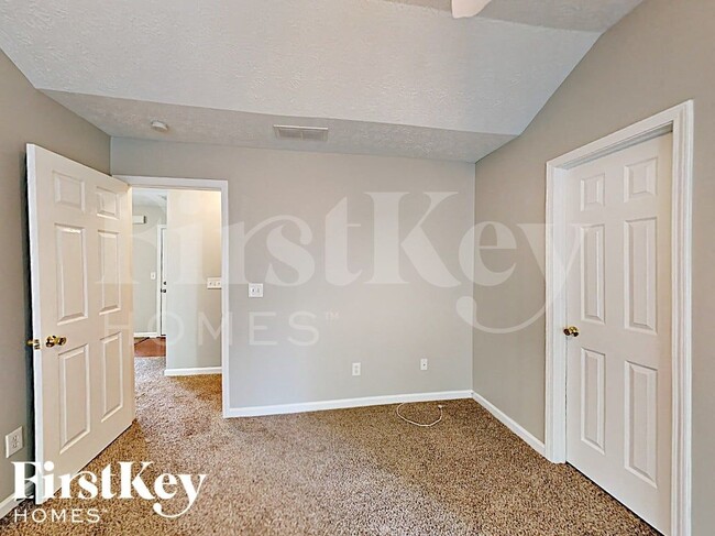 Building Photo - 328 Kellys Walk