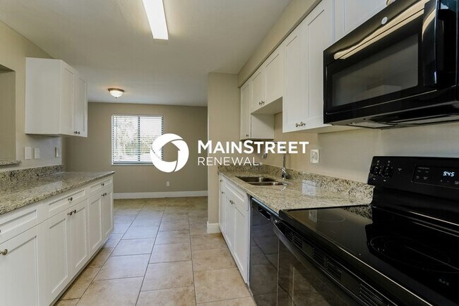 Building Photo - 3 Bedroom Pet-Friendly Home in Cape Coral, FL with Main Street Renewal