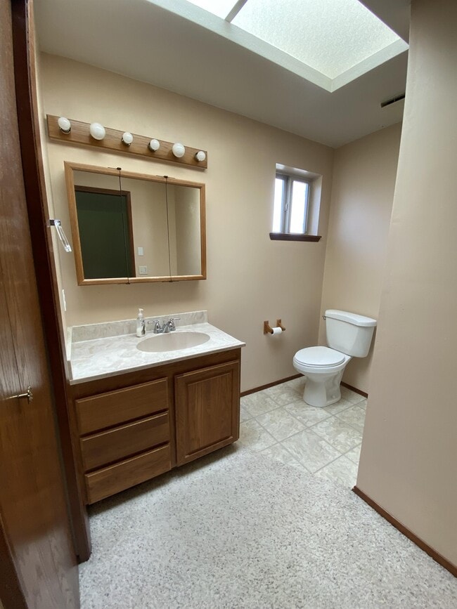 Building Photo - 501 E Michelle Dr