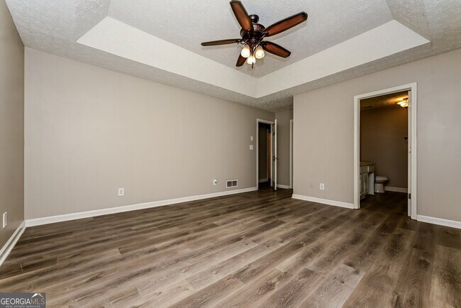 Building Photo - 452 Grove Hill Dr