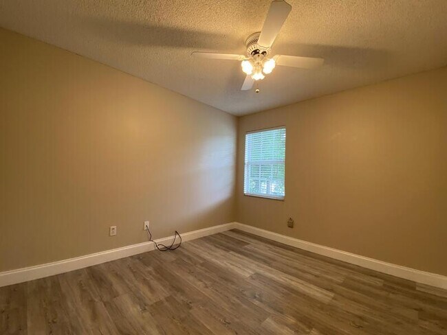 Building Photo - 3791 Lake Mirage Blvd