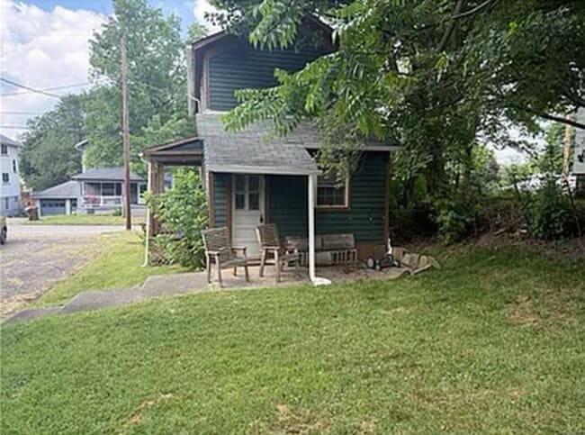 Building Photo - 240 2nd Ave