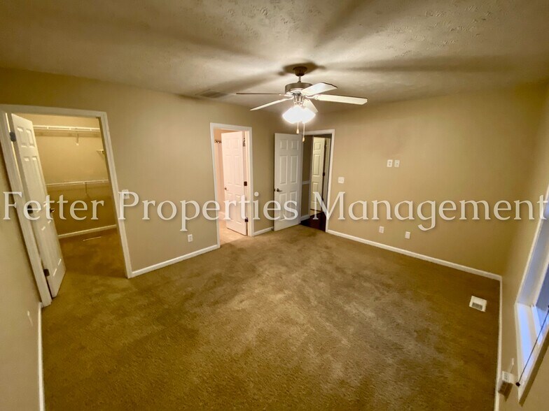 Building Photo - 10571 Tecumseh Dr