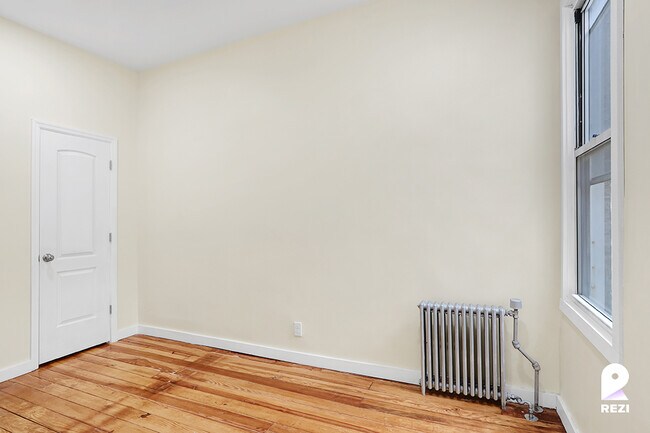 Building Photo - 1525 Greene Ave