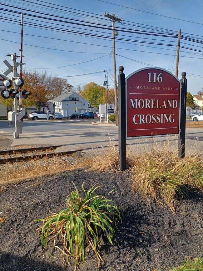 Professionally managed, well-maintained community of Moreland Crossing, private, lighted parking lot - 116 E Moreland Ave