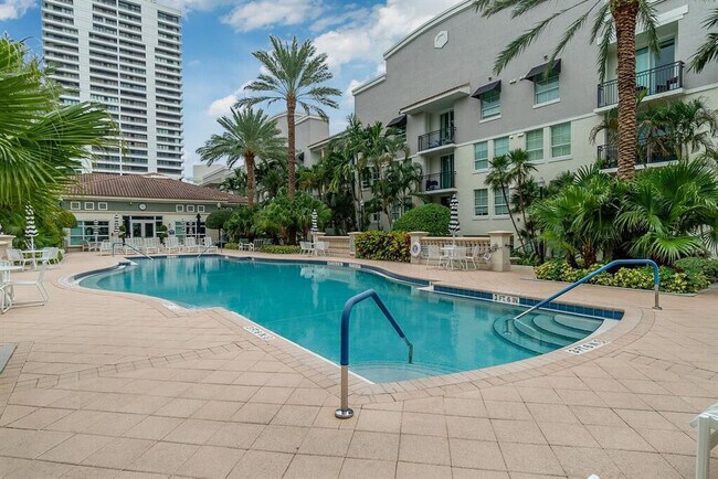 Building Photo - 600 S Dixie Hwy