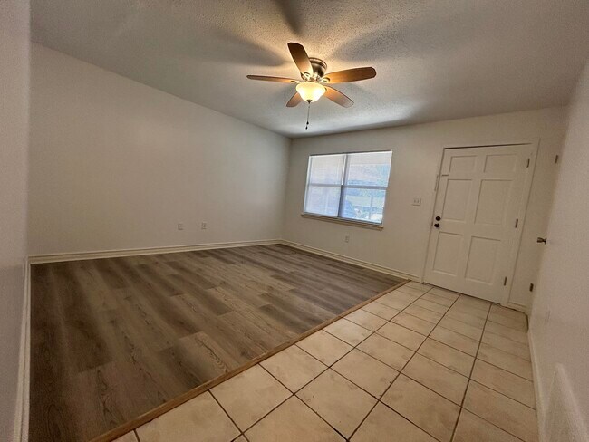 Building Photo - 107 Lea Pl