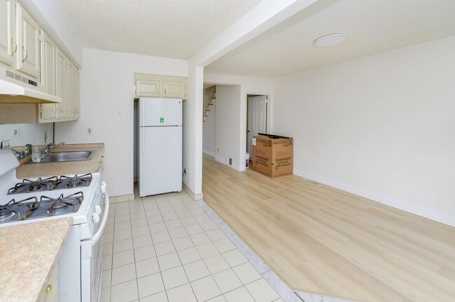 Building Photo - 2019 S Etting St
