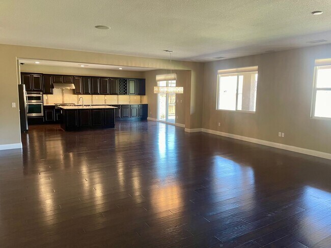 Building Photo - Stunning Single-Level Toll Bros. Home in Gated Damonte Ranch Community