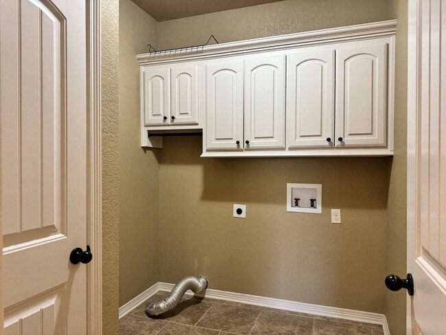 Building Photo - 11865 Poydras