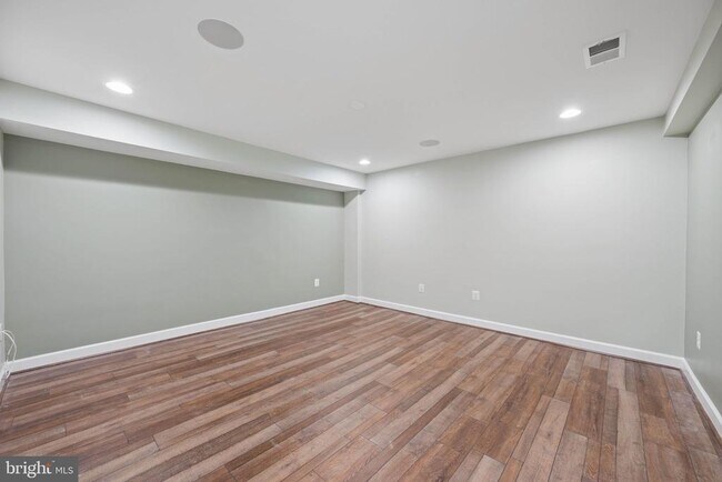 Building Photo - 110 Bedrock Dr