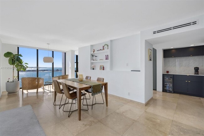 Building Photo - 1915 Brickell Ave