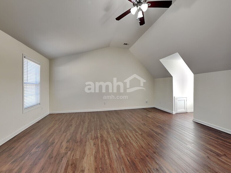 Building Photo - 10087 Harmon Springs Dr