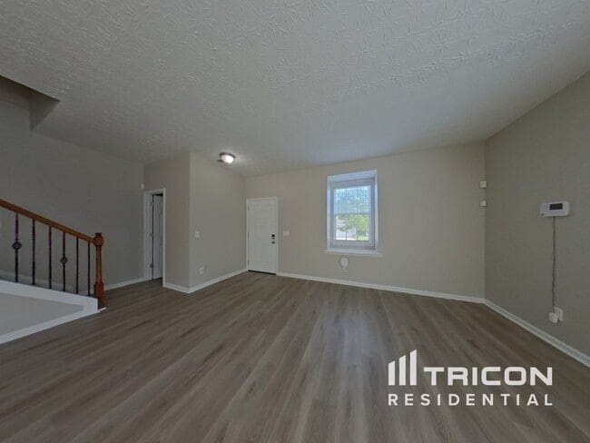 Building Photo - 6625 Waterton Ave SW
