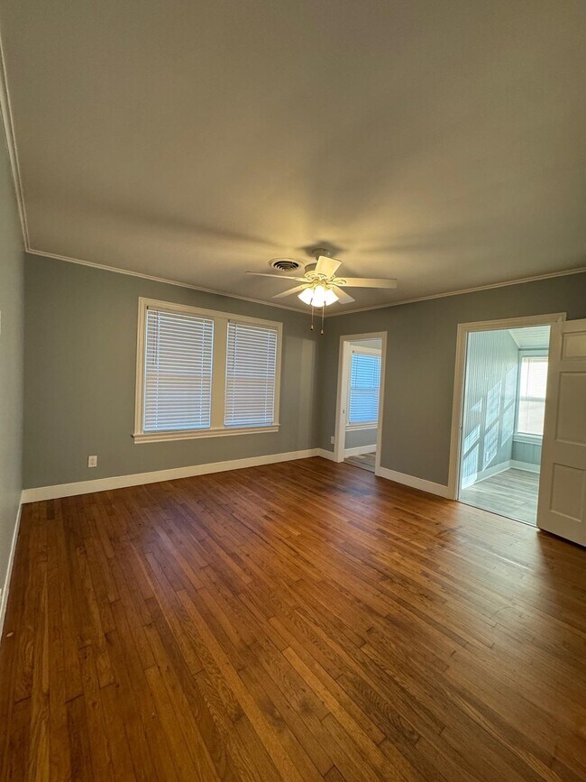 Building Photo - 1114 10th St