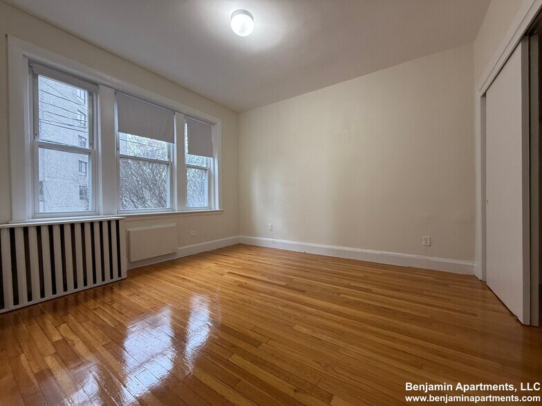 Building Photo - 93 Lancaster Ter