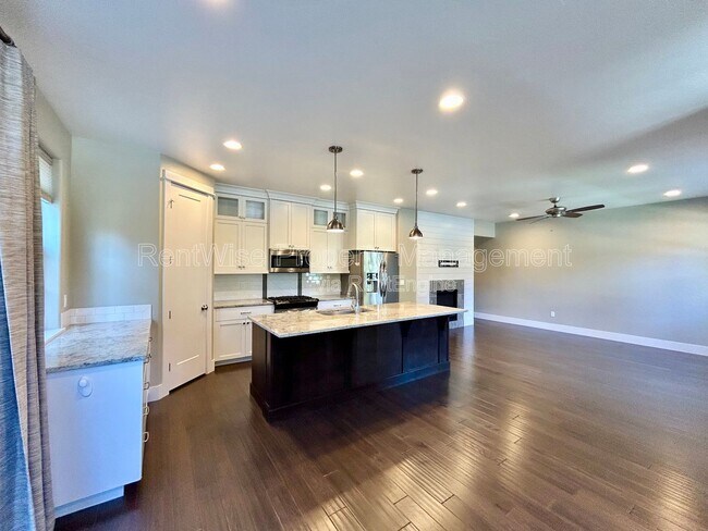 Building Photo - 3712 S Caddis Pl
