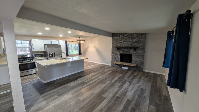 Building Photo - 6530 Burrows Rd