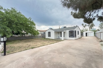 Building Photo - 2517 E Culver St